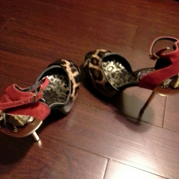 Shoes - Picture 2 of 3